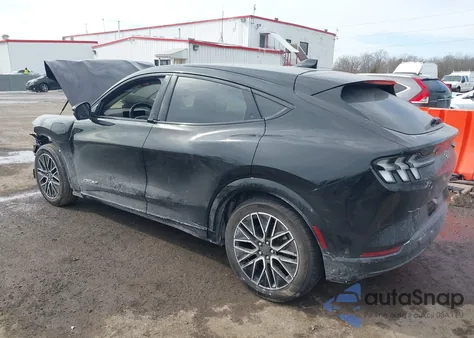 2024 Ford Mustang Mach-E Premium z USA, uszkodzony, nr VIN 3FMTK3SU3RMA14408